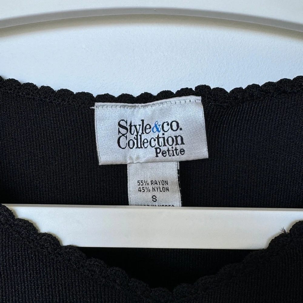 NEW Embroidered Mini Roses Top - Picture 4 of 5